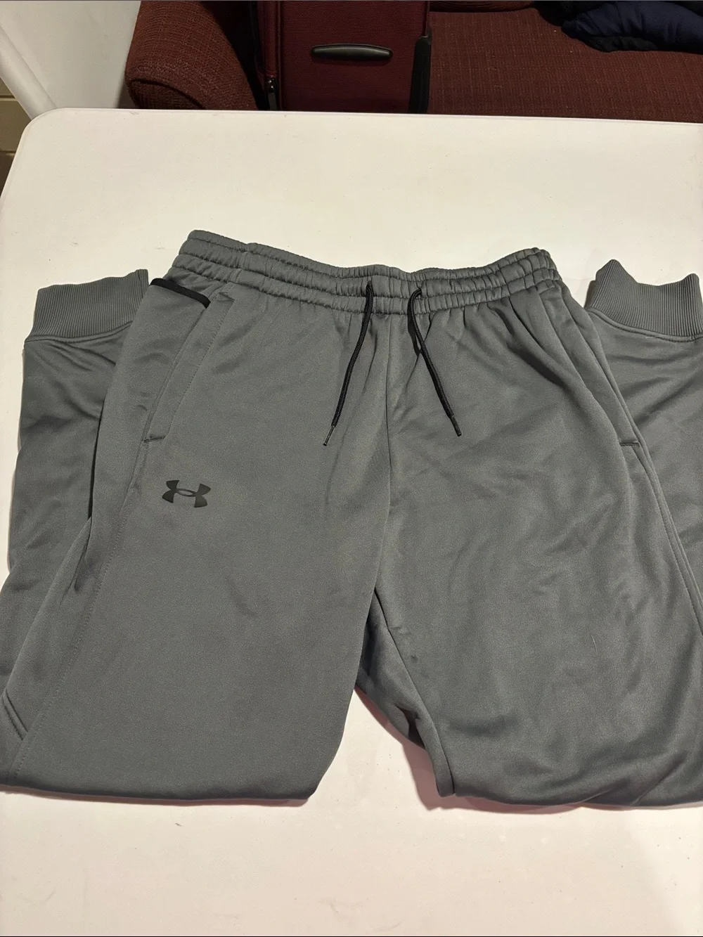 Under Armour Men’s Large Charcoal Gray Performance Joggers